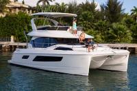 Aquila Boats Aquila 44 starboard